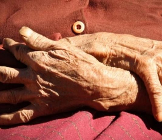 China: Una mujer de 67 años será madre de gemelos y se niega a abortar