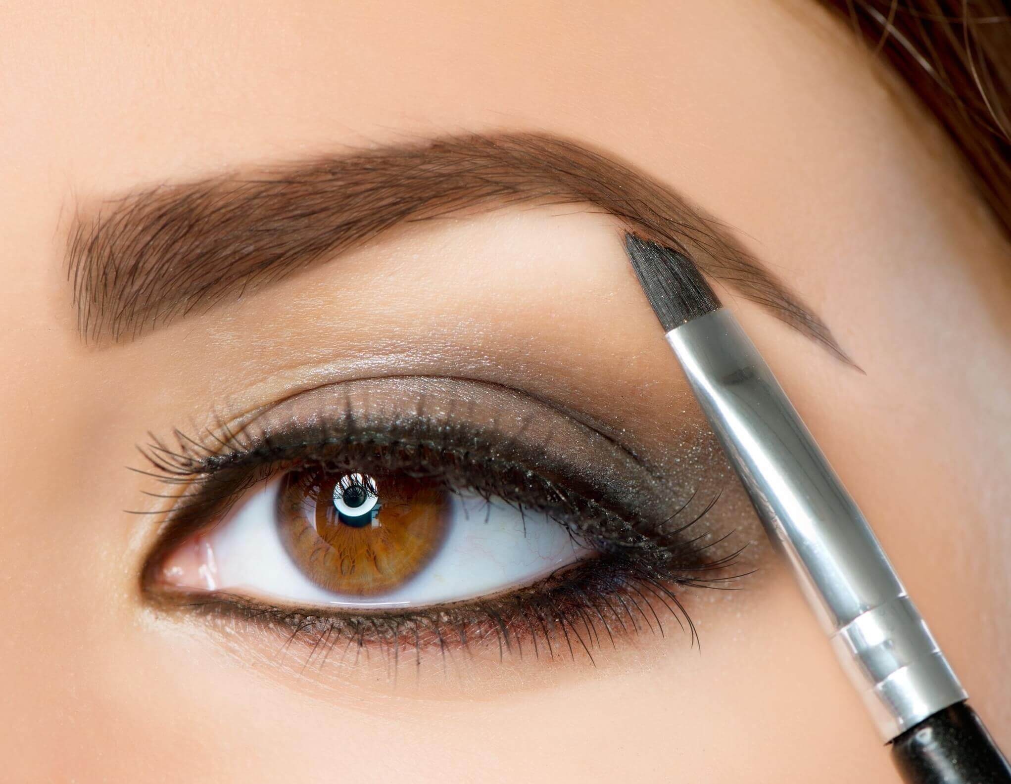 cómo delinear las cejas 7