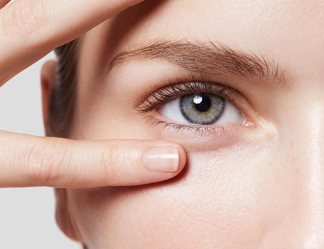 como maquillar ojos caidos 5