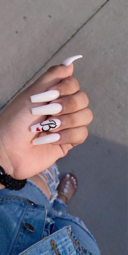 +15 Uñas con iniciales ¡La tendencia que vienes de Instagram!