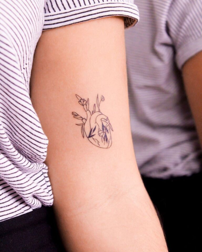 +31 Aesthetic tattoos para chicas que quieren algo lindo