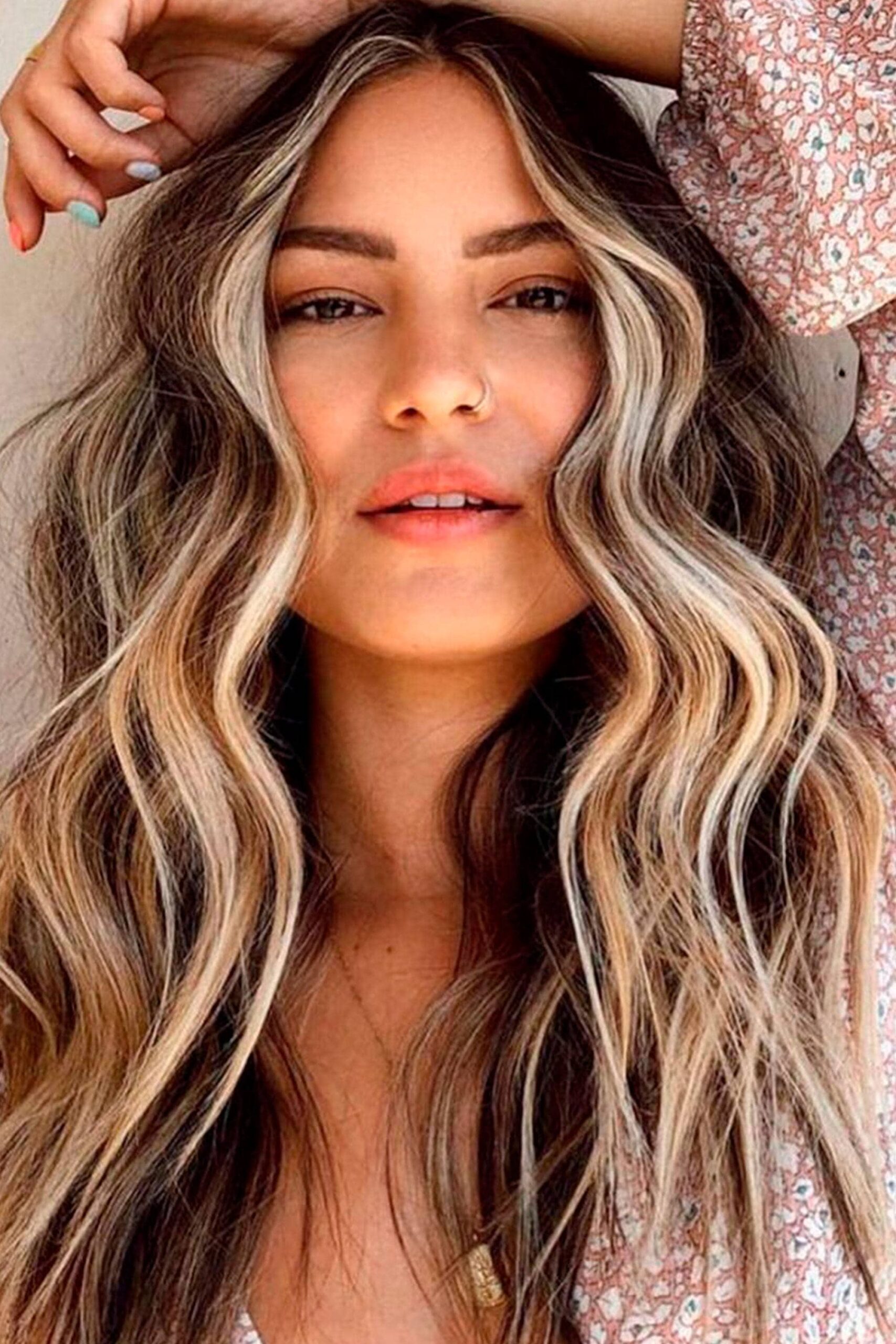 Balayage contouring pelo corto Balayage contouring pelo corto