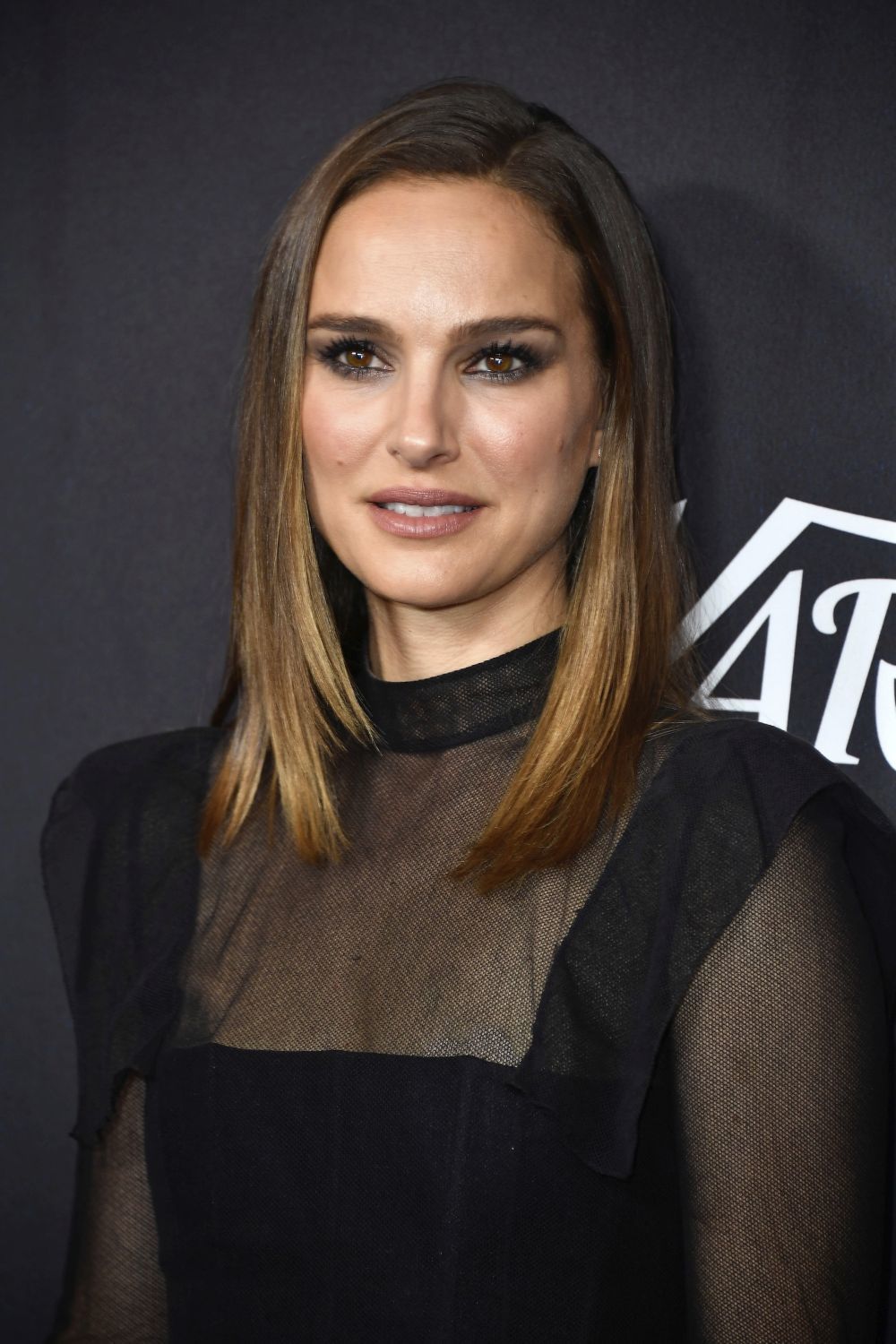 Balayage contouring pelo corto Balayage contouring pelo corto