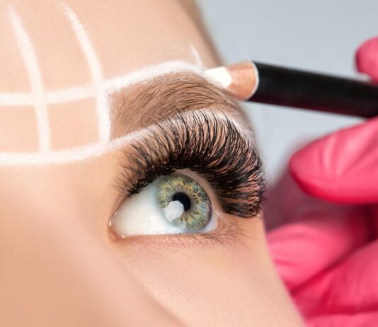 Laminado de cejas ¿Qué es, para qué sirve y cómo hacerlo?